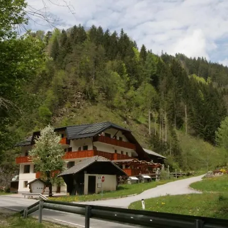 Guest House And Museum First 3* Solcava