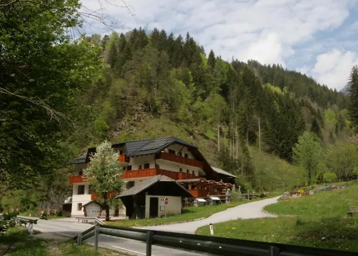 Guest House And Museum First 3* Solcava